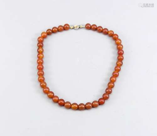 Agate necklace, Chin