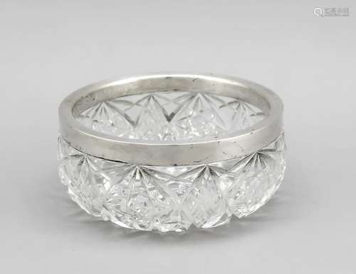 Round crystal bowl with s