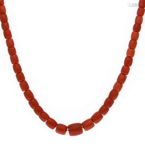 Coral necklace with barre