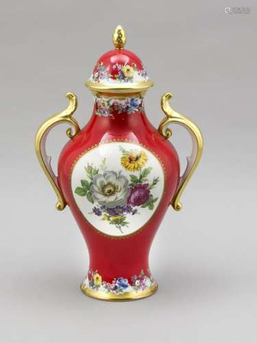 Lidded vase, Bavaria