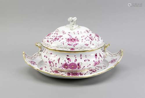 Large lidded tureen