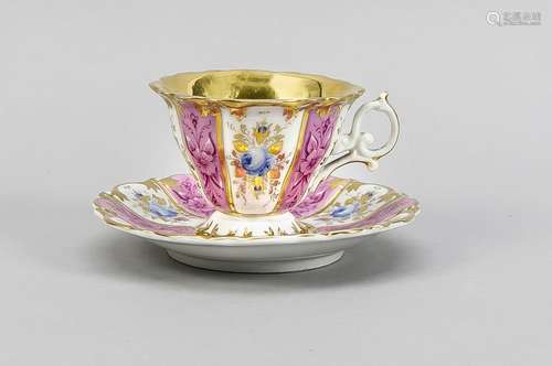 Opulent cup with sau