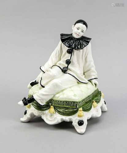 Figural lidded box w