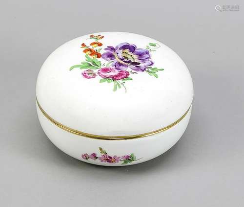 Round lidded box, Me