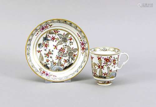 Cup with saucer, Vie