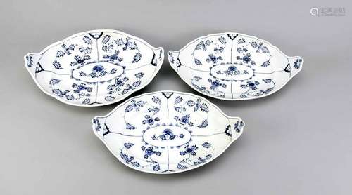 Three display plates