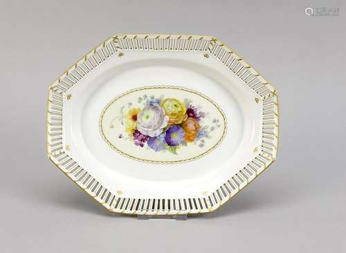 Art Nouveau plate, K