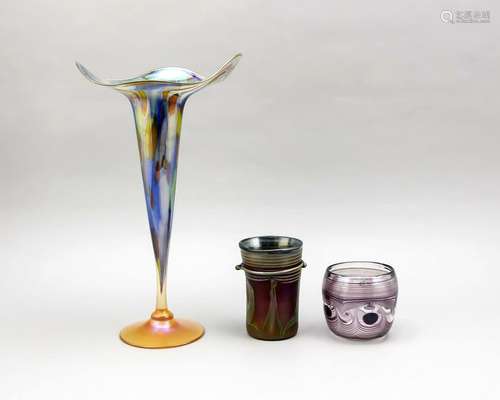 Three glass vases, l