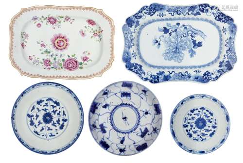 Five Chinese export porcelain dishes/plates, 18th and 19th century, comprising one canted