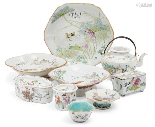 Nine pieces of Chinese porcelain, late 19th-early 20th century, comprising three bowls, 22 - 17cm