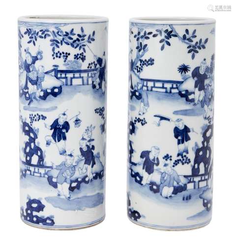 A pair of Chinese porcelain cylindrical vases, Republic period, painted in underglaze blue with