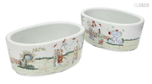 A pair of Chinese porcelain jardinières, Republic period, finely painted in famille rose enamels