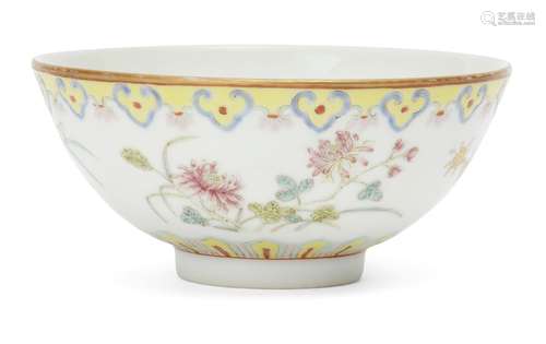 A Chinese porcelain bowl, 20th century, painted in famille rose enamels with floral sprays, 9cm