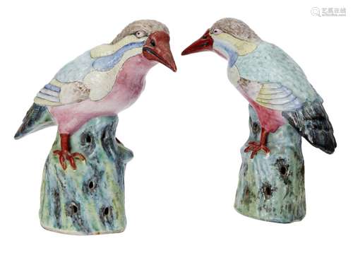 A pair of Chinese porcelain famille rose kingfishers, Qianlong period, each modelled perched on a