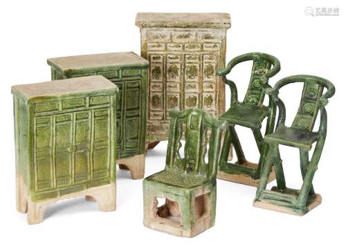 A collection of Chinese stoneware miniature green-glazed furniture furniture, Ming dynasty,