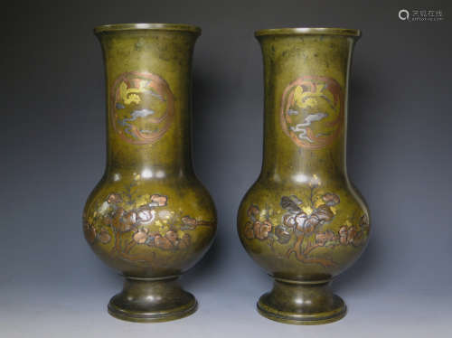 A PAIR OF JAPANESE BRONZE VASES, MEIJI PERIOD