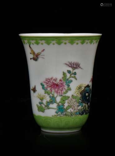 FAMILLE ROSE PORCELAIN VASE WITH PERIOD MARK