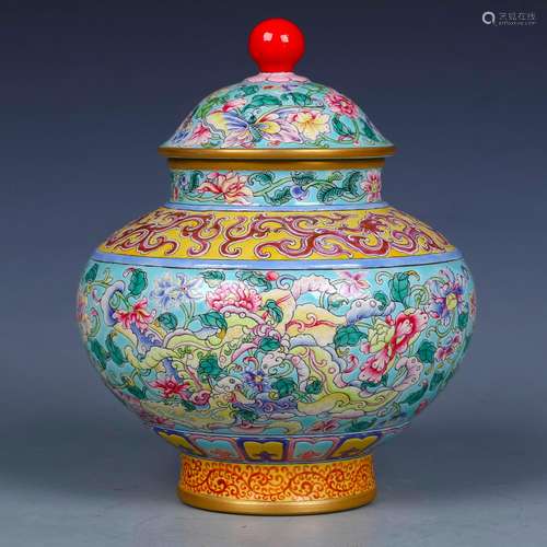 A Chinese Enamel Glazed Porcelain Jar with Cover