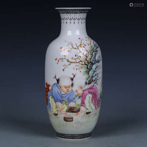 A Chinese Famille-Rose Porcelain Vase