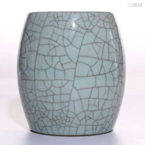 A Chinese Ge-Type Glazed Porcelain Vase