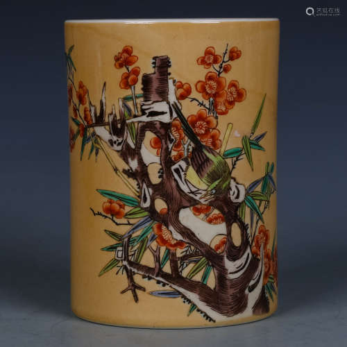 A Chinese Wu-Cai Glazed Porcelain Brush Pot
