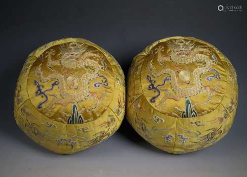 PAIR OF IMPERIAL EMBROIDERY SILK PILLOWS