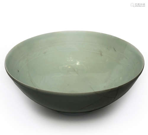 SONG DYNASTY GLAZED PORCELAIN BOWL