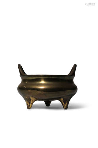 A CHINESE BRONZE TRIPOD INCENSE BURNER