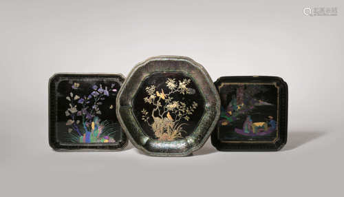 THREE SMALL CHINESE LAQUE BURGAUTE TRAYS