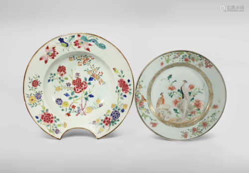 A CHINESE FAMILLE ROSE BARBER'S BOWL AND A 'PHEASANTS' PLATE