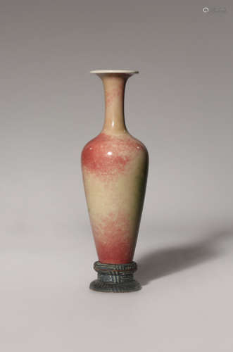 A CHINESE PEACHBLOOM GLAZED TAPERING VASE