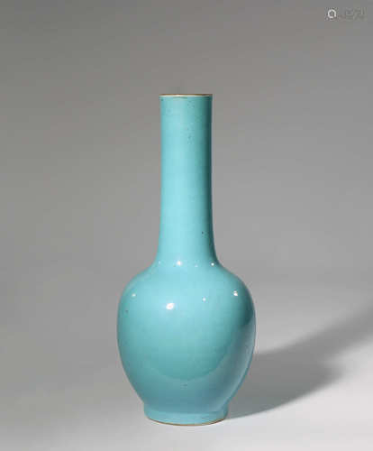 A CHINESE TURQUOISE GLAZED BOTTLE VASE