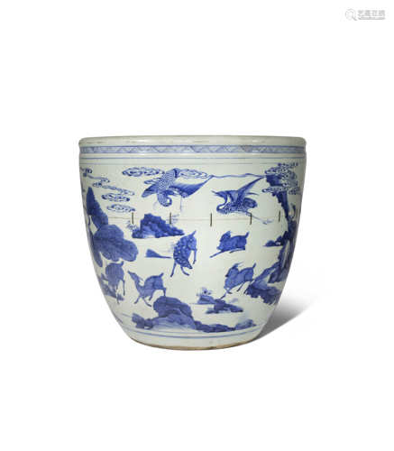 A LARGE CHINESE BLUE AND WHITE FISH BOWL