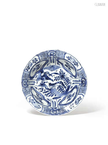 A CHINESE BLUE AND WHITE KRAAK 'KLAPMUTS' BOWL