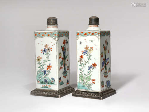 A PAIR OF CHINESE FAMILLE VERTE SQUARE-SECTION FLASKS