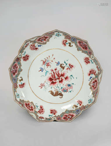 A LARGE CHINESE FAMILLE ROSE LOTUS-SHAPED DISH