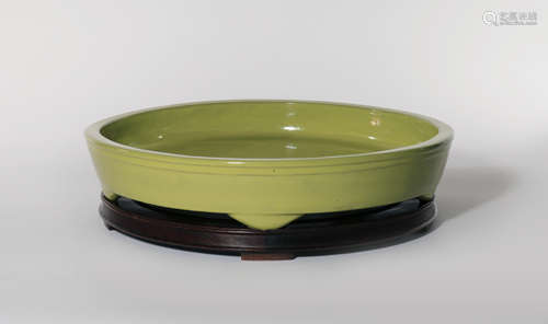 A CHINESE GREEN GLAZED JARDINIERE