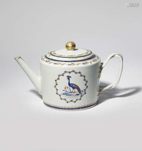 A CHINESE POLYCHROME ENAMELLED AND GILT-DECORATED TEAPOT AND COVER