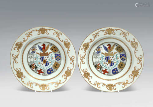 A PAIR OF CHINESE ARMORIAL SOUP PLATES FOR THE DUTCH MARKET