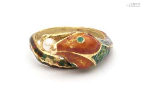 A yellow gold snake ring decorated with enamel work and a cultured pearl. Ring size: 57/8. Gross