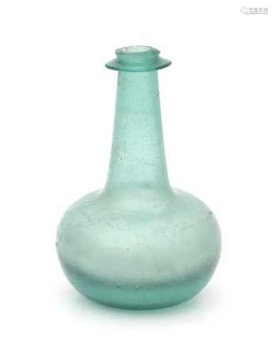 A small blue-ish green wine bottle 'kattekop'. 18th century.height 15 cm.- - -29.00 % buyer's