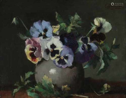 Chris van der Windt (1877-1952)Still life with violets. Signed upper right.Marouflé 22,5 x 29 cm.- -