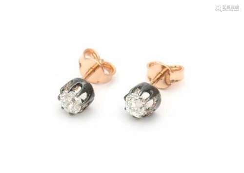 18 carat pink gold ear studs set with old mine cut diamonds, ca. 0.70 ct. in total. Silver setting