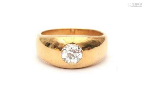 18 carat plain gold ring with an old cut diamond of ca. 0.50 ct. colour ca. L-M, Vs. Size; 54/17.