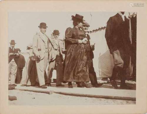 Nineteen photographs of Scheveningen i.a. de Waterpartij, the construction of the Pier and the