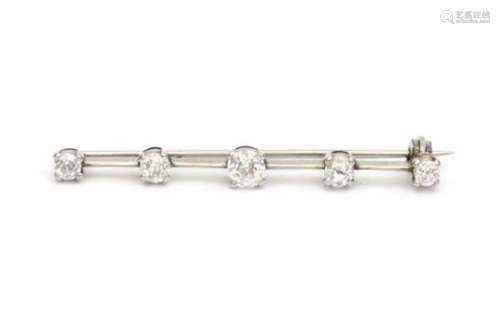 White gold bar brooch, set with five old-European diamonds, total ca. 1.17 ct, clarity Si-P and