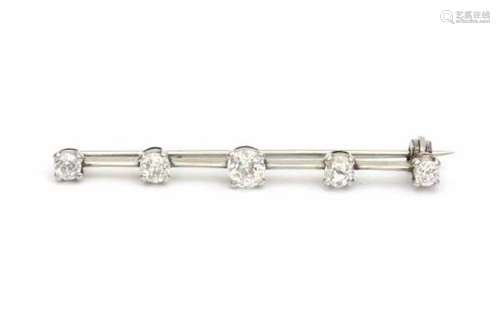 White gold bar brooch, set with five old-European diamonds, total ca. 1.17 ct, clarity Si-P and