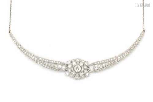 14 carat white gold Art Deco diamond necklace. Geometrical designed central link measures: ca. 5.