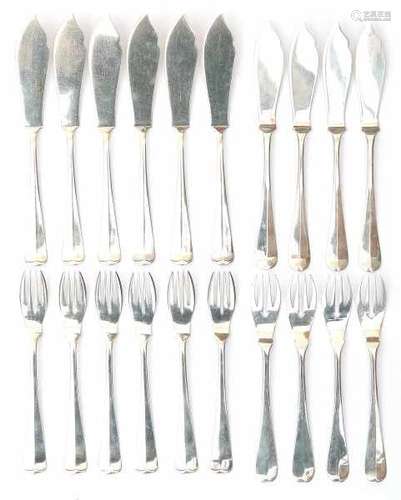 Ten Dutch silver fish forks and knives. Maker's mark Fa. A.J. Driesen, Schoonhoven. Year letters