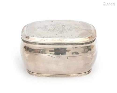 A Dutch silver biscuit box. With indistinct maker's markWeight: 399 gram- - -29.00 % buyer's premium